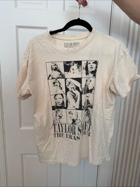 Taylor Swift Cream Short-Sleeve Photo Grid Tee